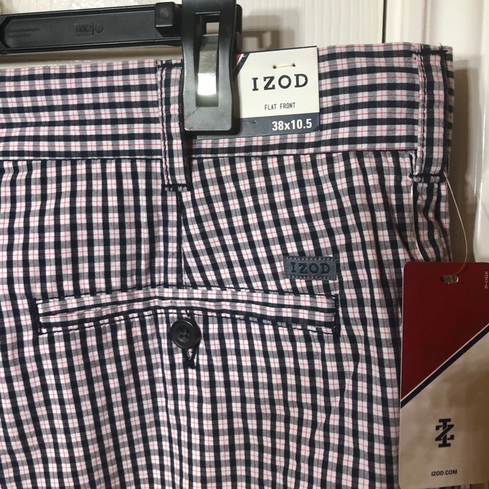 Men's Izod Checkered Flat front Black, White with red Shorts size  38 x 10.5 $50